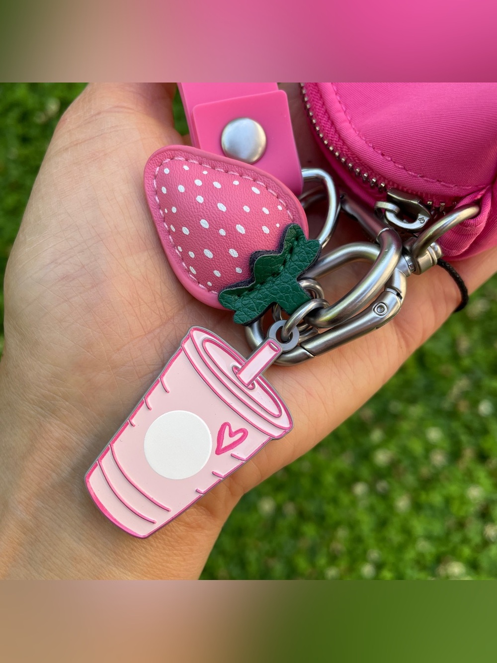 Starbucks Summer Collection 2026 Pouch Writslet Pink Drink&Strawbery  Keychain - Picture 4 of 9